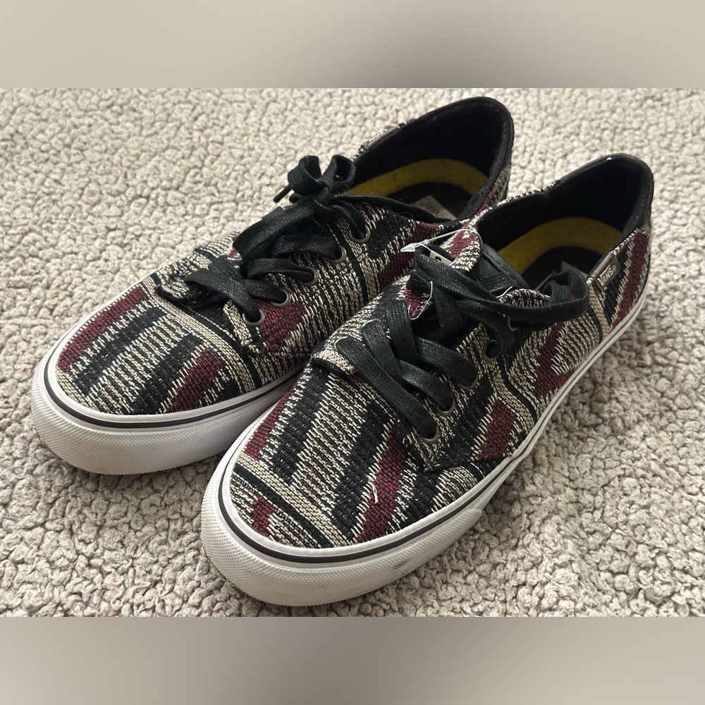Vans Sneakers Kilim Woven Southwestern Textured Pattern NWOT Size 9 Lace Up Shoe